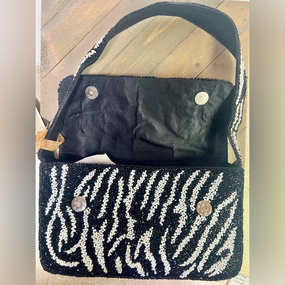 Viral Zebra Beaded Bag!! - Picture 8 of 9